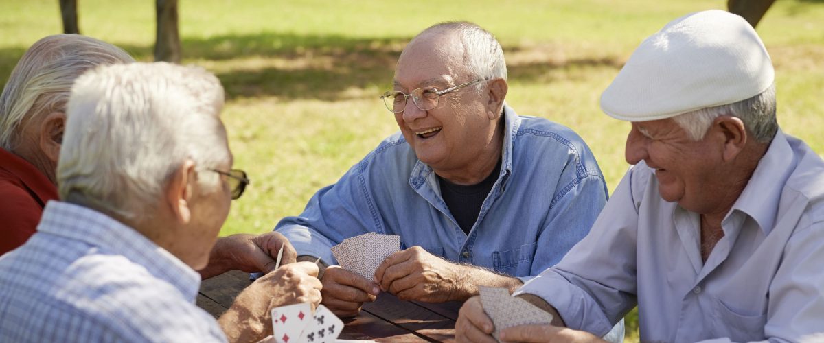 Veja 9 dicas de jogos indicados para estimular os idosos